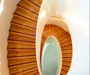 Spiralna klatka schodowa w Newport Street Gallery 