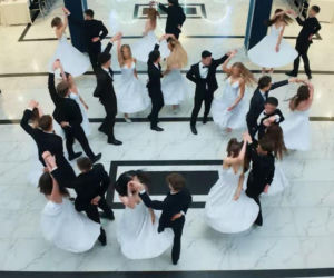 Ta studniówka przejdzie do historii. Zrezygnowali z poloneza i podbijają internet