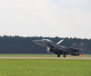 Kilkadziesiąt amerykańskich samolotów nad Polską. Co tu robią? Pentagon wyjaśnia [ZDJĘCIA]