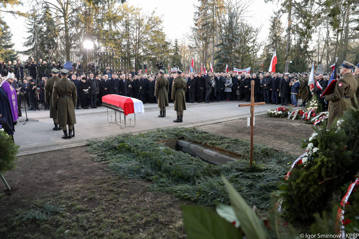 Czekali z pogrzebem na Kaczyńskiego