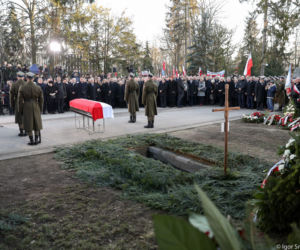 Czekali z pogrzebem na Kaczyńskiego