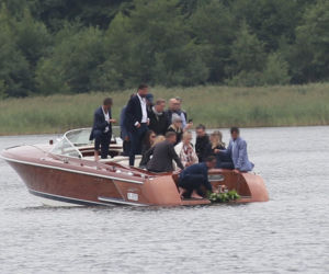 Ból, rozpacz, łzy i wielki wieniec