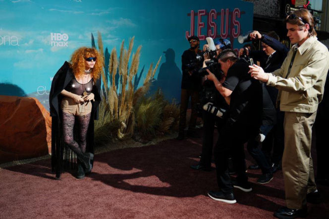 Premiera nowego sezonu "Euforii": Zendaya, Sidney Sweeney, Hunter Schafer i biust Natashy Lyonne