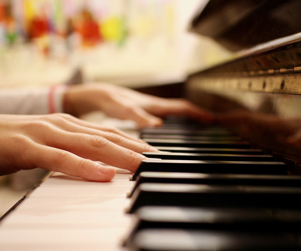 Muzyka kościelna organy pianino fortepian klawisze koncert