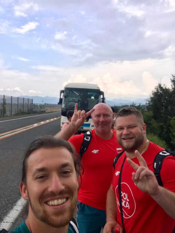 Pożar autokaru lekkoatletów w Tokio