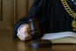 Nauczycielka przez półtora roku miała wykorzystywać seksualnie ucznia. Grożą jej poważne konsekwencje