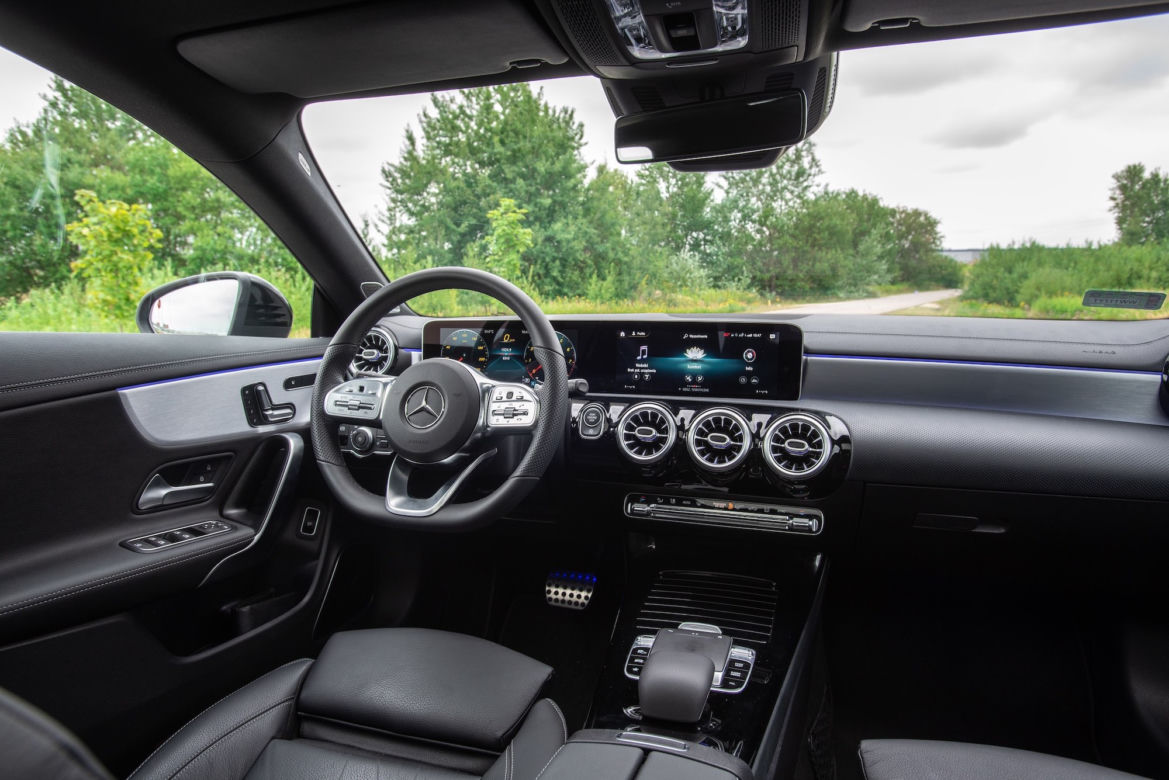 Mercedes-Benz CLA 220 4MATIC 7G-DCT