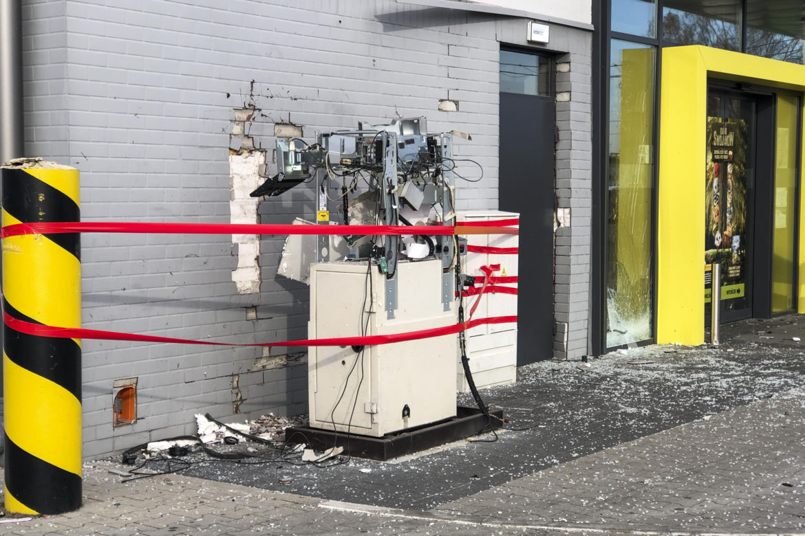 Wysadzili bankomat