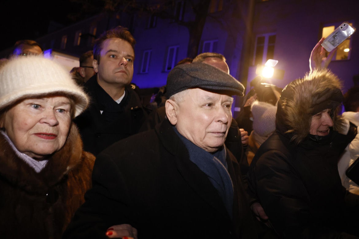 Protest polityków PIS przeciwko zatrzymaniu Wąsika i Kamińskiego