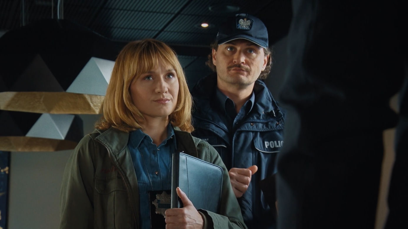 M jak miłość, odcinek 1712: Sowiński (Konrad Jałowiec) - ojciec Filipa, policjantka (Iwona Milerska), policjant (Marcin Włodarski)