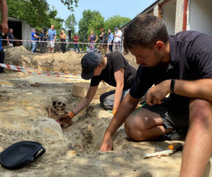 Kości trójki nastolatków odkryte na Pradze. Tu był więzienny ogród