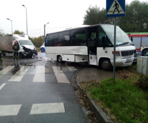 Nowe Żukowice. Kierowca busa wymusił pierwszeństwo. Przewoził dzieci 