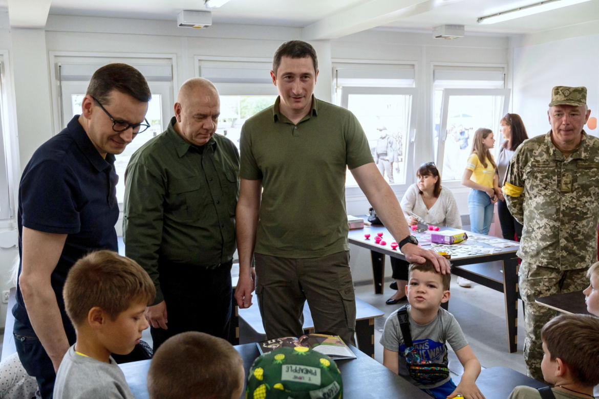 Premier Morawiecki otworzył miasteczka kontenerowe w Ukrainie.
