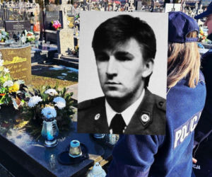 Niebieski znicz na grobie policjanta. Adam Litwa próbował zatrzymać pijanego kierowcę