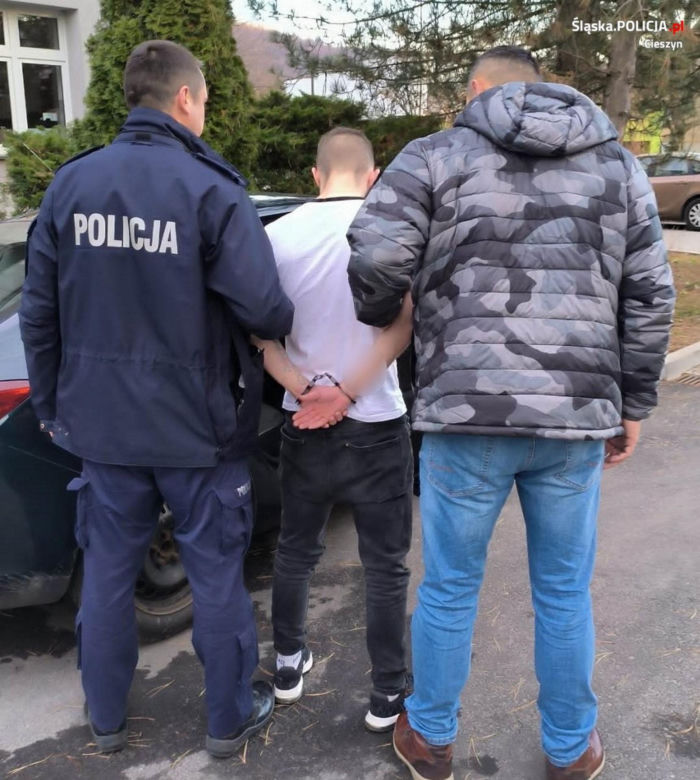 Zamówili kurs, a potem ukradli taksówkę. "Zagrozili kierowcy nożem"