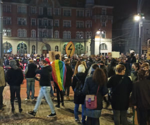 Protest kobiet w Katowicach. Ponad 20 tysięcy osób demonstrowało na rynku i katowickich ulicach. Takich tłumów Katowice jeszcze nie widziały [ZDJĘCIA, WIDEO]