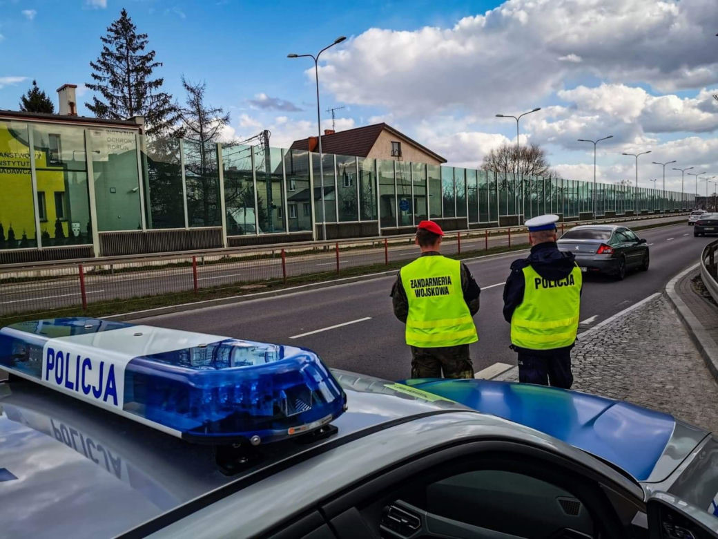 Woj. podlaskie. Sypią się mandaty! Policjanci sprawdzają czy Podlasianie stosują się do ograniczeń