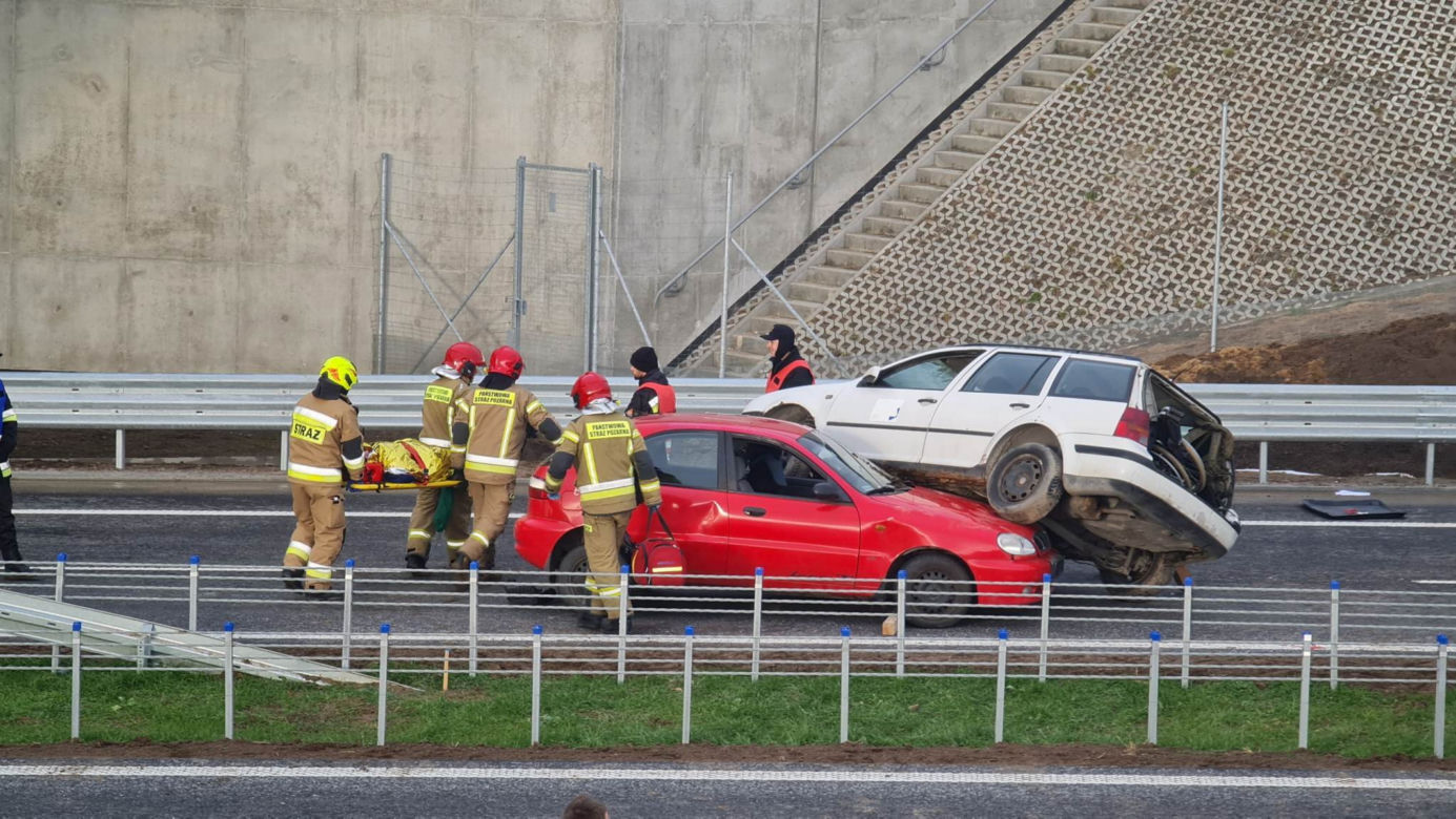 Potężny karambol na S5. Rozbity autobus, Potężna akcja strażaków