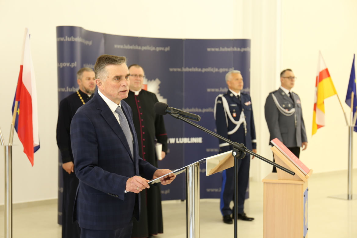 Lublin: Nowi policjanci złożyli ślubowanie. Nowi funkcjonariusze w Lubelskiem [ZDJĘCIA]