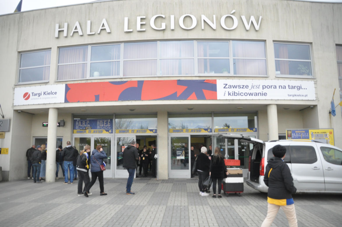 Kibice Industrii Kielce przed meczem z SC Magdeburg