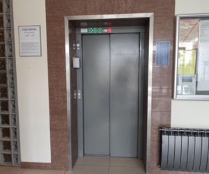 Zerwała się winda z pasażerem