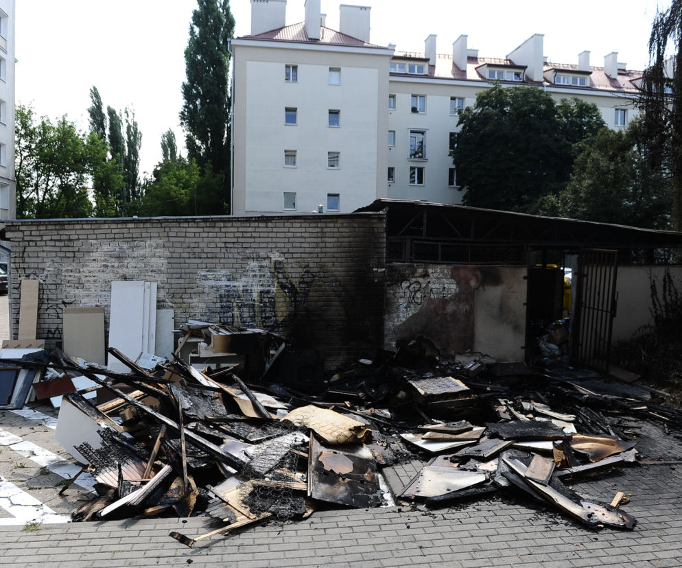 Podpalacz grasuje po Warszawie. 12 spalonych wiat jednej nocy