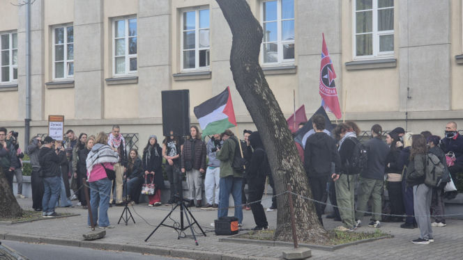 Protest pod ambasadą Izraela w Warszawie (30.04.2026)