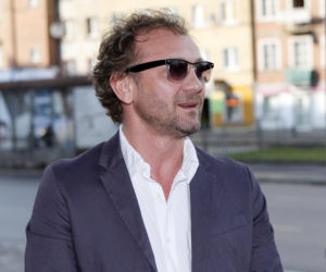 Tak na początku kariery wyglądał Andrzej Chyra. Dziś trudno go rozpoznać na starych zdjęciach