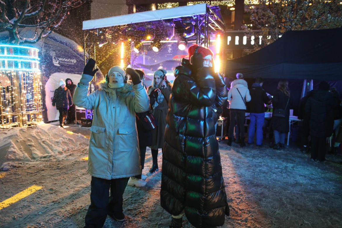 Świąteczna iluminacja na pl. Pięciu Rogów w Warszawie