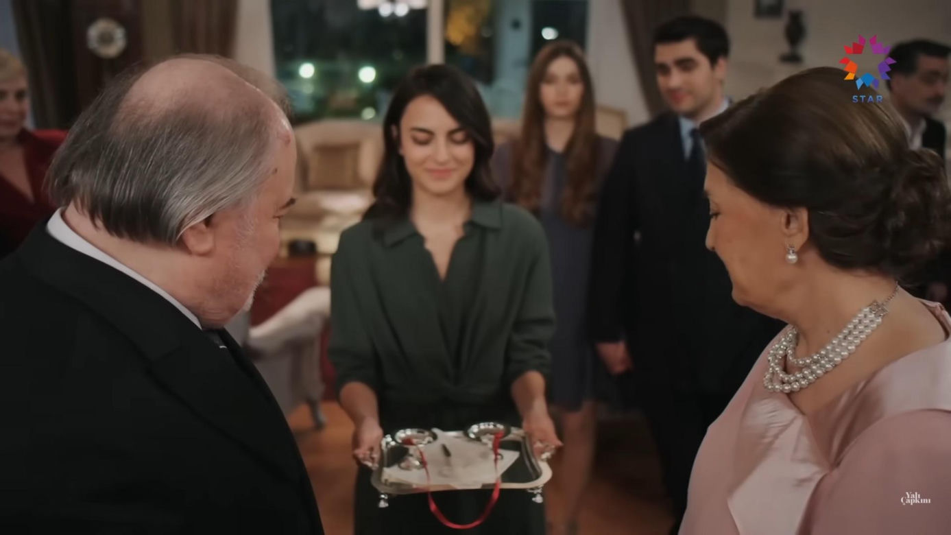 Zaręczyny w "Złotym chłopaku". Tak Halis poprosi o rękę Hatice!