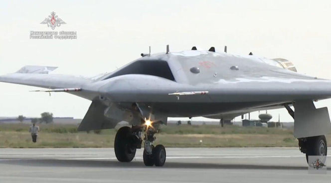 Rosja pokazała dwumiejscowego Su-57. Czy to gra o miliardy z Indiami?