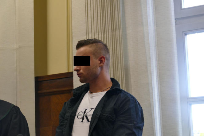 Wypchnął Olę z okna, bo nie chciała do niego wrócić. Drzewa uratowały jej życie