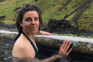 Córka gwiazdora Na Wspólnej bez stanika. Tak świętuje 30. urodziny