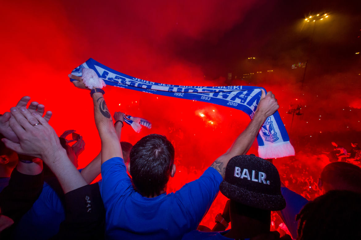 Poznań. Zamieszki po zwycięstwie Lecha. 58 zatrzymanych, 2 rannych policjantów