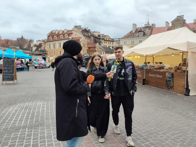 ESKA Lublin rozdawała żonkile na wiosnę