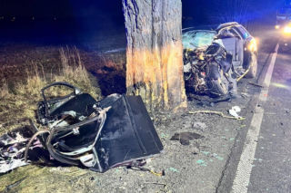 Potworny wypadek! Audi uderzył w drzewo, nie żyje 38-latek