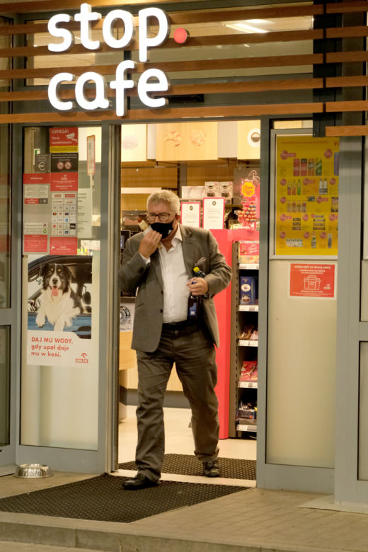 Ryszard Czarnecki świętował hot-dogiem