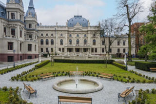 Łódź. Można już podziwiać odnowiony ogród pałacu Izraela Poznańskiego! Dlaczego to miejsce jest tak wyjątkowe?