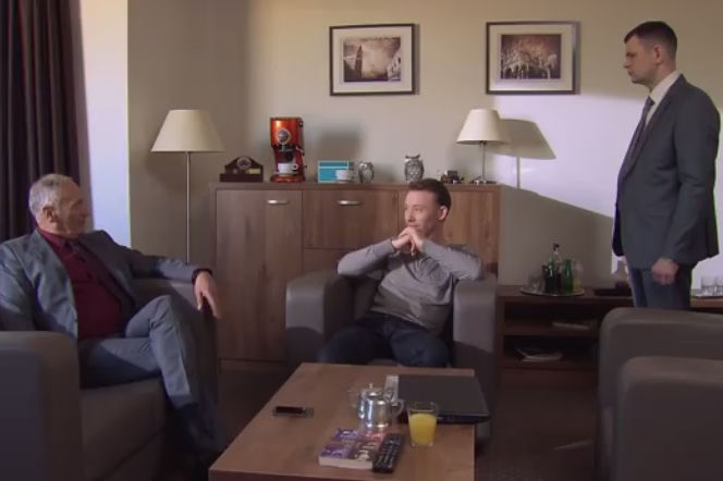 Pierwsza miłość odc. 2101. Igor Kaczmarczyk (Rafał Mohr), Karol Weksler (Karol Strasburger)