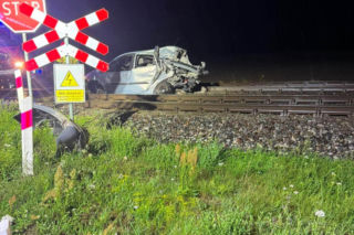 Pijany z dożywotnim zakazem wjechał pod pociąg! Zostawił ranną pasażerkę i uciekł