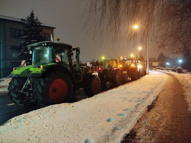 Protest rolników na spotkaniu z ministrem rolnictwa na Uniwersytecie w Siedlcach