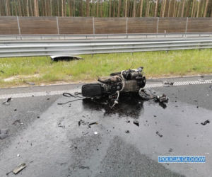 Tak zakończył jazdę! Z jego samochodu wypadł silnik