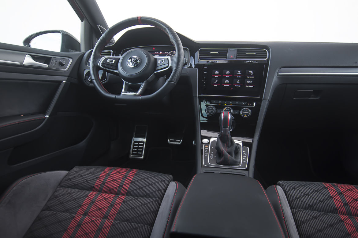 Volkswagen Golf GTI TCR 5D 2.0 TSI 290 KM DSG7