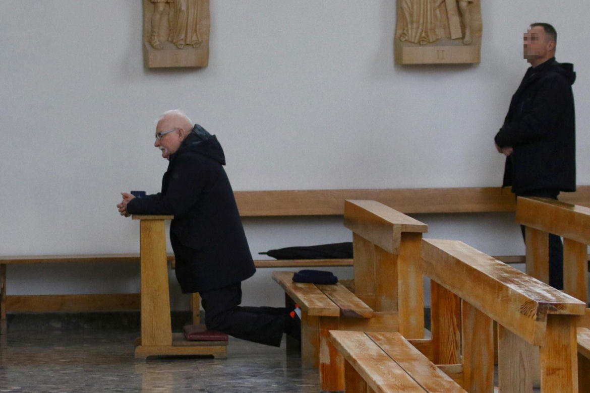 Lech Wałęsa bez temblaka