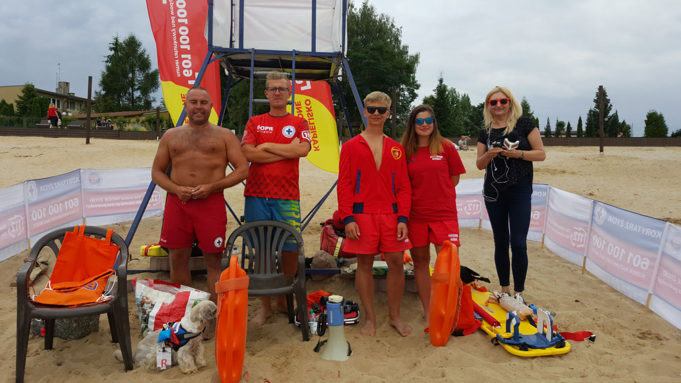 Bydgoska ekipa Eska Summer City na plaży w Pieczyskach