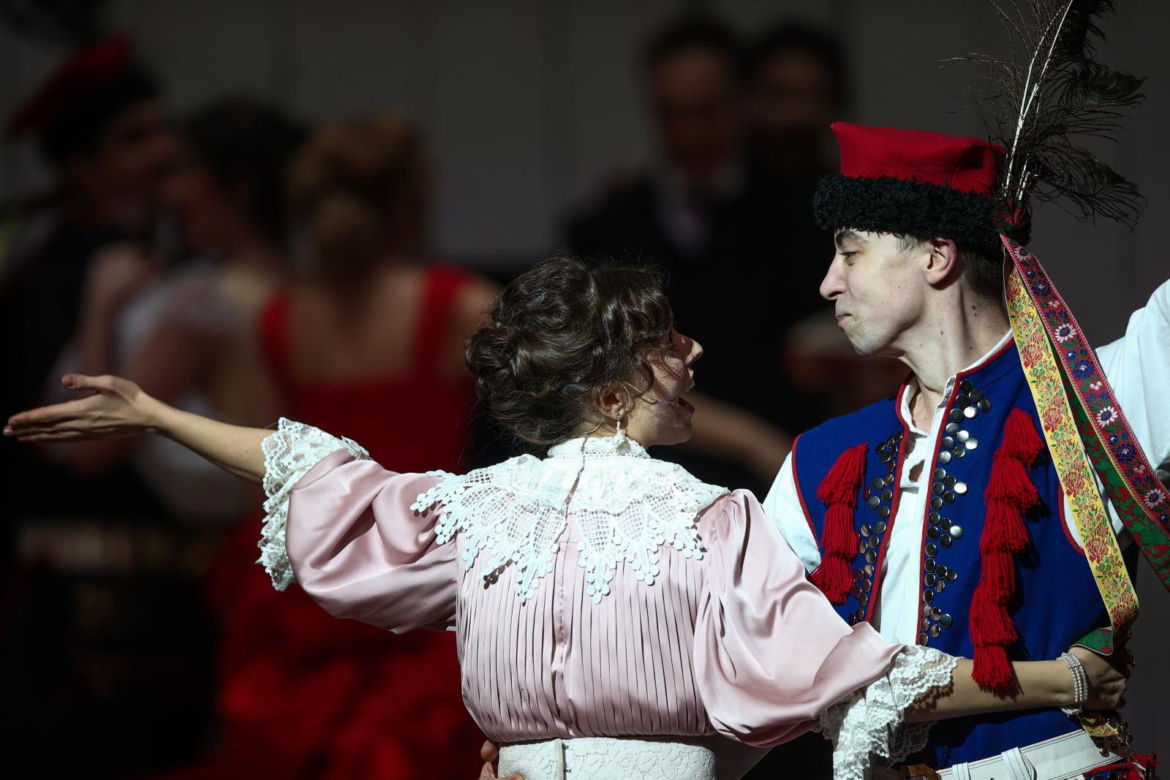 "Wesele" w reż. Mai Kleczewskiej w Teatrze Słowackiego w Krakowie. Premiera przyciągnęła tłumy