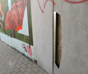 Bród i smród w tunelu pod torami w Siedlcach