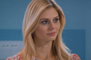 Potrzebująca pieniędzy Iwona naciska na rodzinę w sprawie sprzedaży domu