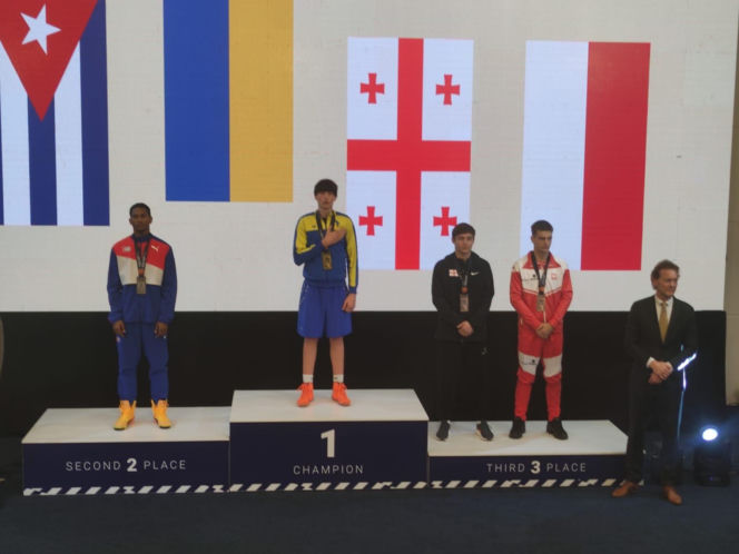 Utalentowany bokser z Torunia Borys Płachta przywiózł medal z Czarnogóry