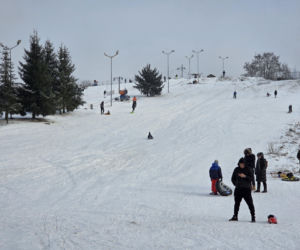 Tłumy narciarzy w bydgoskim Myślęcinku. Byliśmy na Stefanowym Stoku
